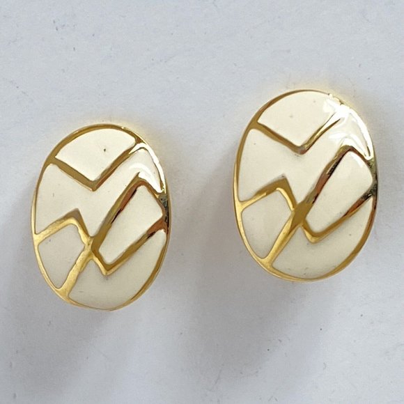 Vintage Cream Enamel Geometric Gold Tone Metal Clip On Earrings Retro 80s - Picture 2 of 9